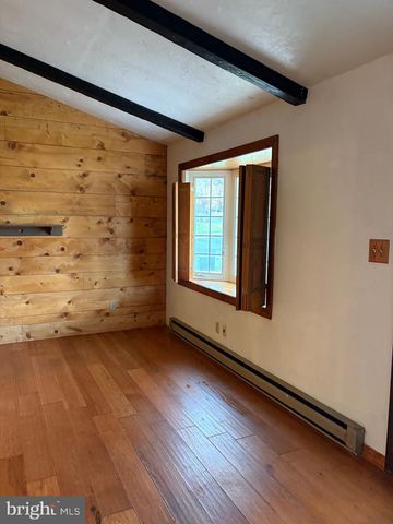 19 DIANA DR, New Oxford, PA 17350