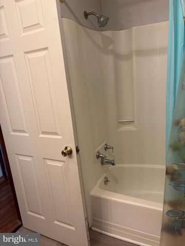 19 DIANA DR, New Oxford, PA 17350