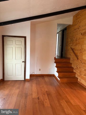 19 DIANA DR, New Oxford, PA 17350