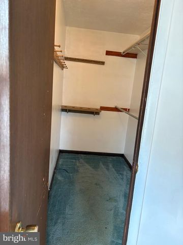 19 DIANA DR, New Oxford, PA 17350