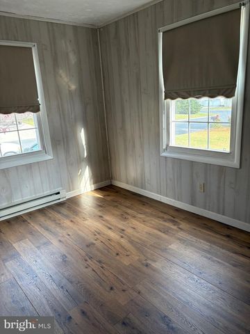 19 DIANA DR, New Oxford, PA 17350