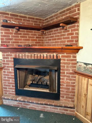 19 DIANA DR, New Oxford, PA 17350