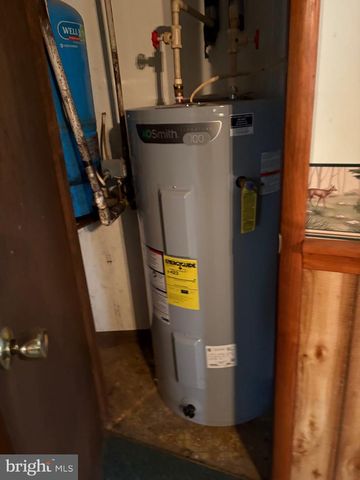 19 DIANA DR, New Oxford, PA 17350