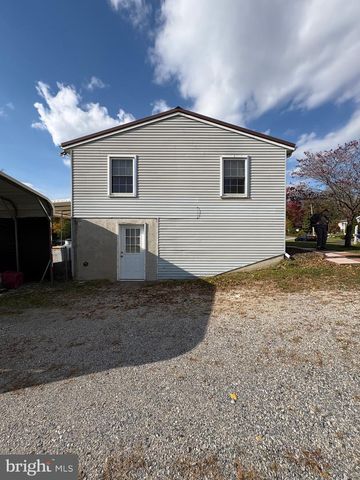 19 DIANA DR, New Oxford, PA 17350