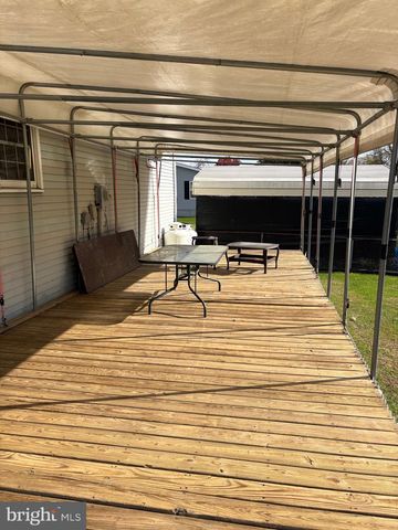 19 DIANA DR, New Oxford, PA 17350