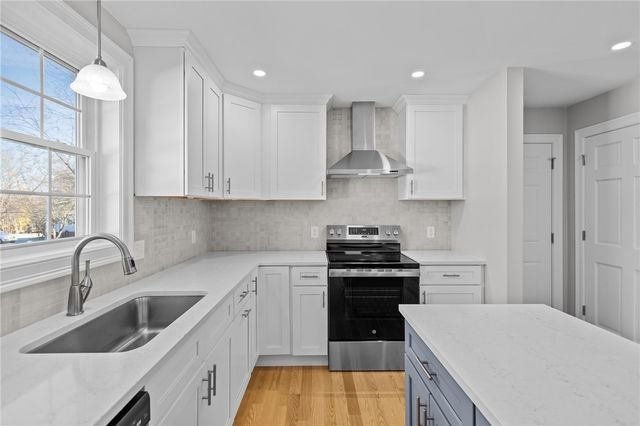 253 Central Street, Lincoln, RI 02865