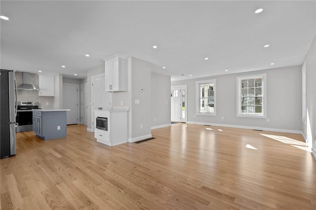 253 Central Street, Lincoln, RI 02865