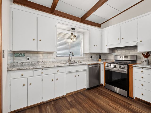 825 N Vancouver Avenue, Tulsa, OK 74127