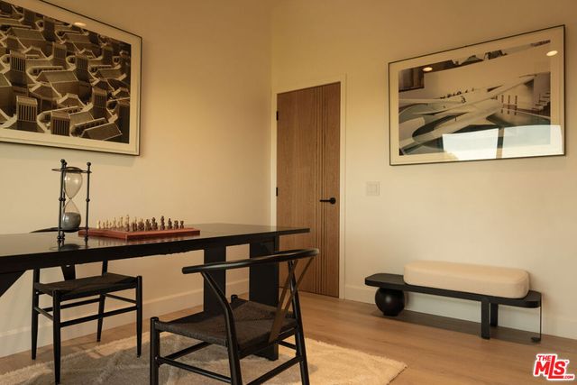 7802 Torreyson Drive, Los Angeles, CA 90046