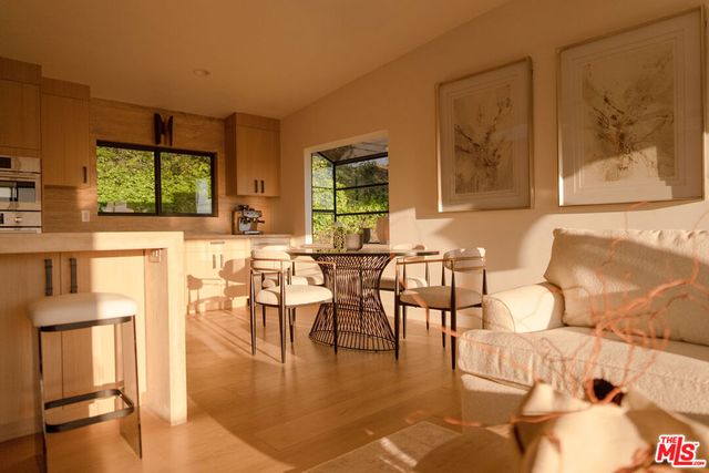 7802 Torreyson Drive, Los Angeles, CA 90046