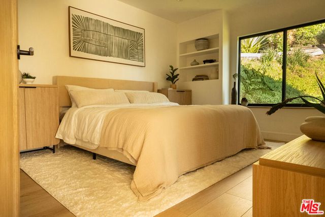 7802 Torreyson Drive, Los Angeles, CA 90046