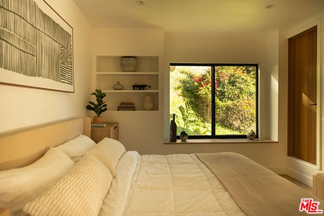 7802 Torreyson Drive, Los Angeles, CA 90046