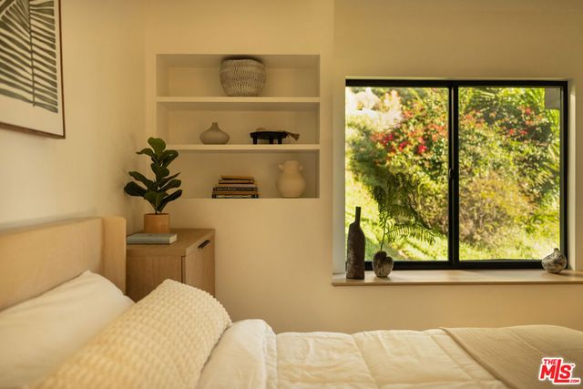 7802 Torreyson Drive, Los Angeles, CA 90046