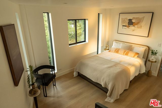 7802 Torreyson Drive, Los Angeles, CA 90046