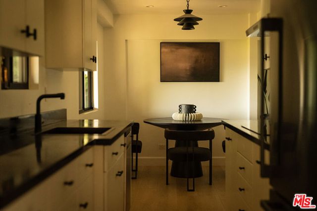 7802 Torreyson Drive, Los Angeles, CA 90046