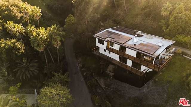 7802 Torreyson Drive, Los Angeles, CA 90046