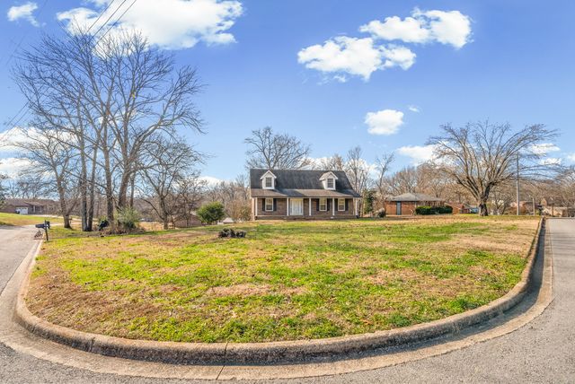 423 Warren Cir, Clarksville, TN 37040