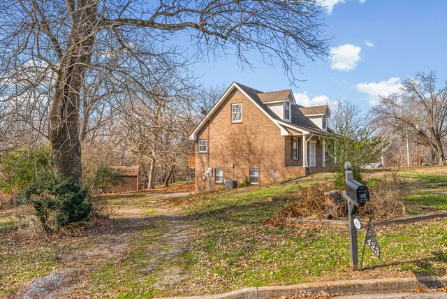 423 Warren Cir, Clarksville, TN 37040