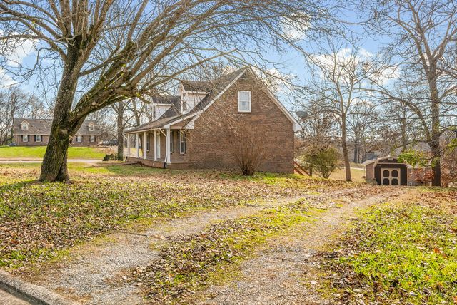 423 Warren Cir, Clarksville, TN 37040