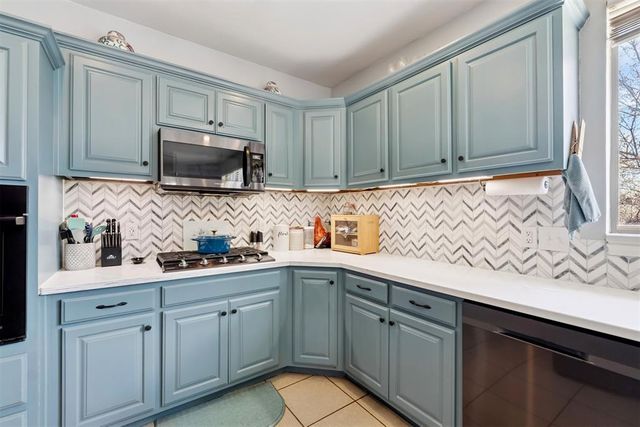2214 Cedar Pointe Circle, Edmond, OK 73003