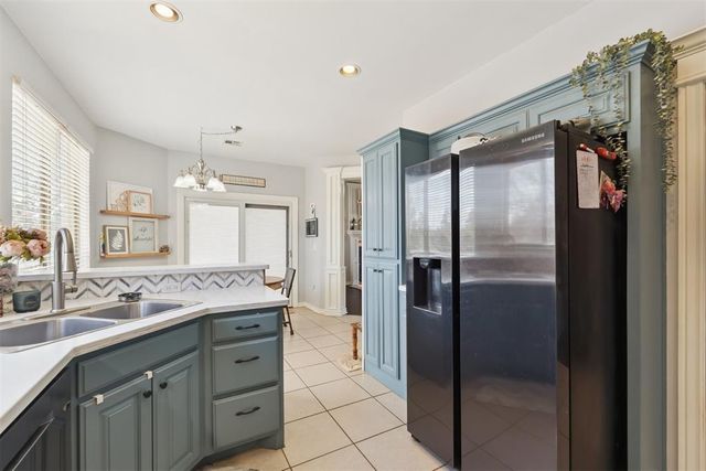 2214 Cedar Pointe Circle, Edmond, OK 73003
