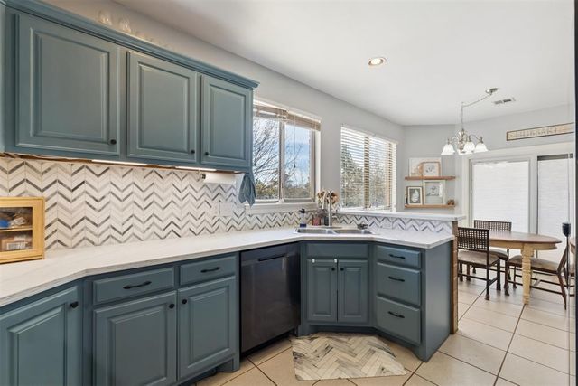 2214 Cedar Pointe Circle, Edmond, OK 73003