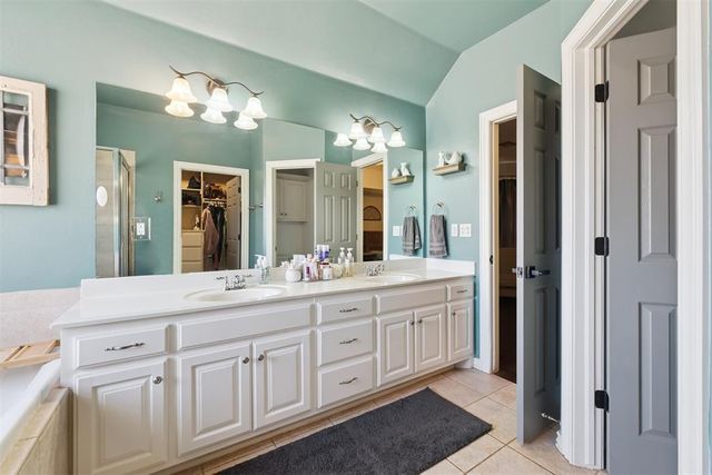 2214 Cedar Pointe Circle, Edmond, OK 73003