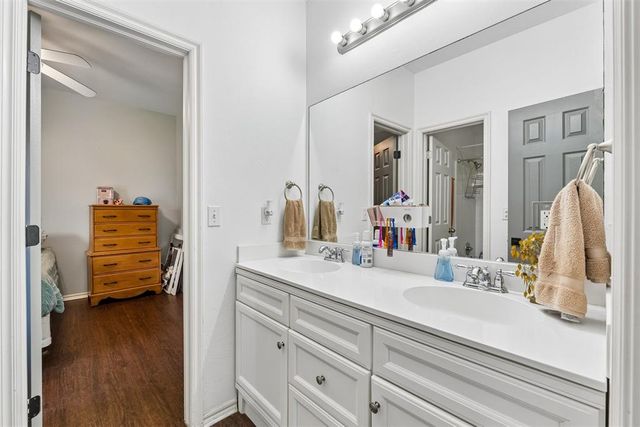 2214 Cedar Pointe Circle, Edmond, OK 73003