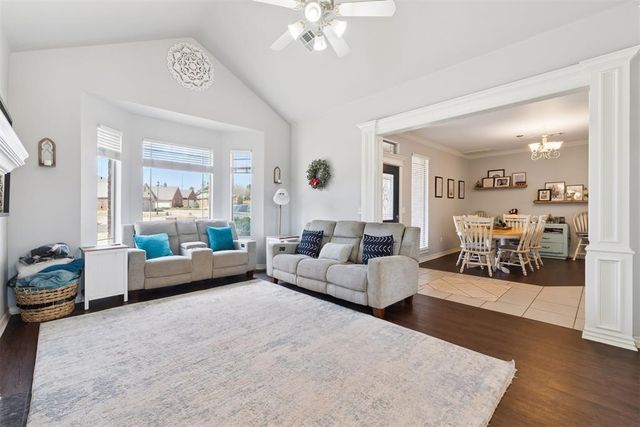 2214 Cedar Pointe Circle, Edmond, OK 73003