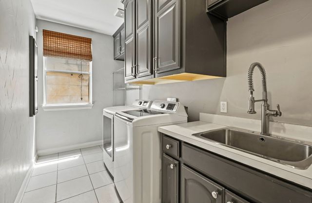 11911 Edgestone Road, Dallas, TX 75230