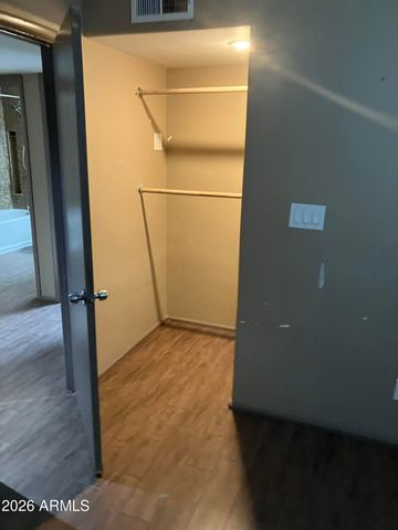 7613 W Devonshire Avenue, Phoenix, AZ 85033