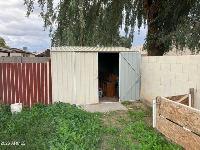 7613 W Devonshire Avenue, Phoenix, AZ 85033