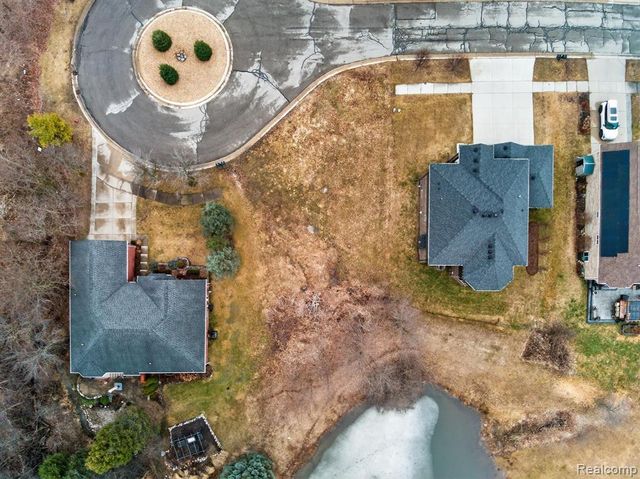 3633 Thornwood Drive, Auburn Hills, MI 48326