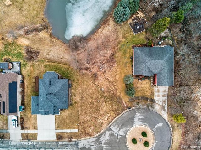 3633 Thornwood Drive, Auburn Hills, MI 48326