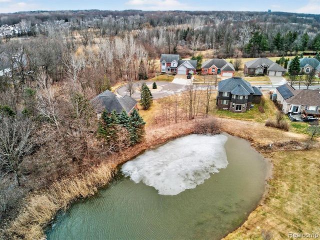 3633 Thornwood Drive, Auburn Hills, MI 48326