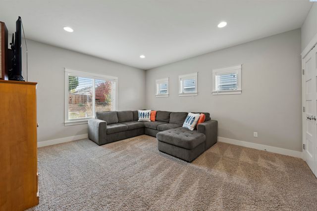 3629 Nottingham Dr, Richland, WA 99352