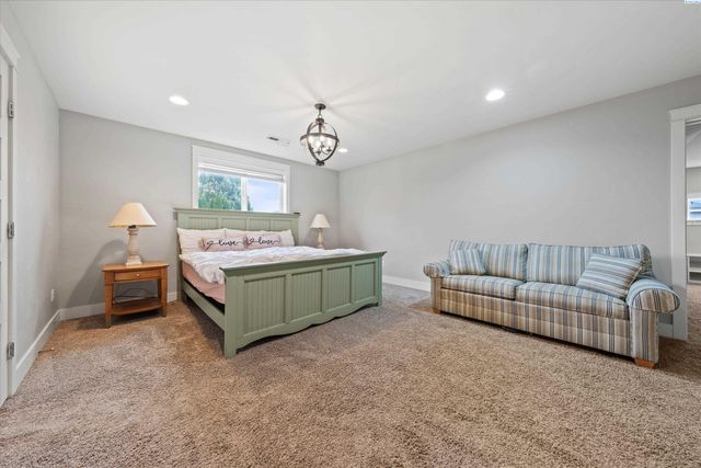 3629 Nottingham Dr, Richland, WA 99352