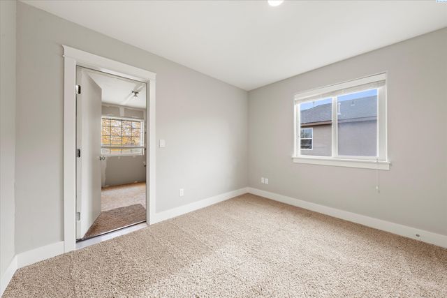 3629 Nottingham Dr, Richland, WA 99352