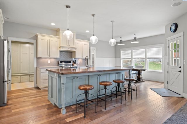 3629 Nottingham Dr, Richland, WA 99352