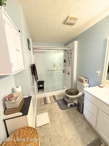 13533 Pinnacle Gardens Cir, Louisville, KY 40245