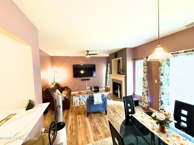 13533 Pinnacle Gardens Cir, Louisville, KY 40245