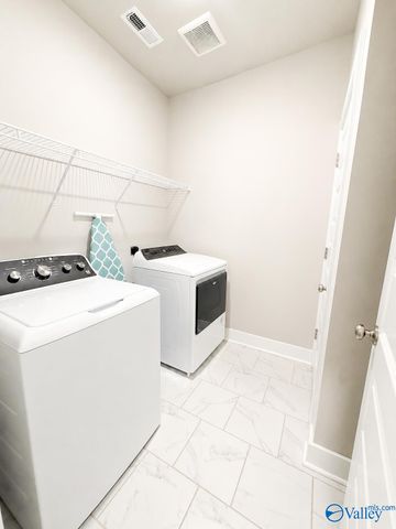 12494 Whitcomb Circle, Athens, AL 35613