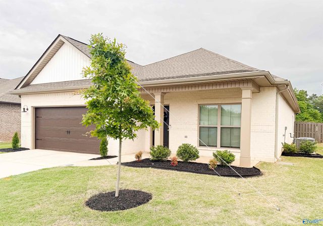 12494 Whitcomb Circle, Athens, AL 35613