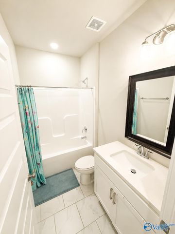 12494 Whitcomb Circle, Athens, AL 35613