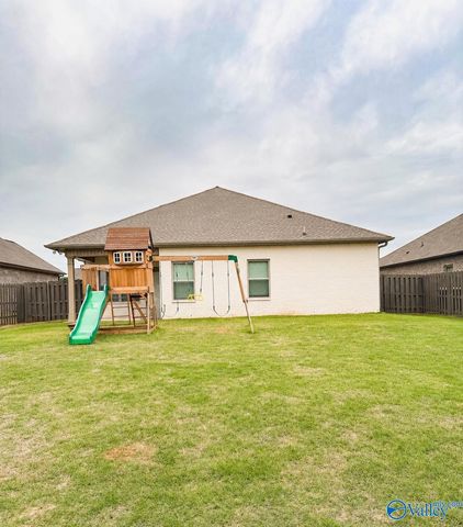 12494 Whitcomb Circle, Athens, AL 35613