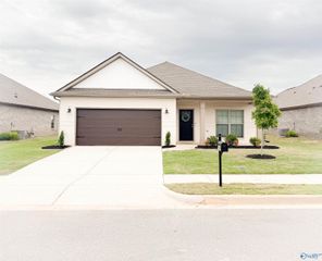 12494 Whitcomb Circle, Athens, AL 35613