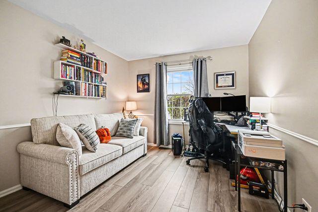 2057 Lancaster Circle 102D, Naperville, IL 60565