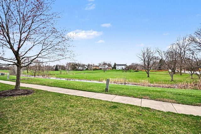 2057 Lancaster Circle 102D, Naperville, IL 60565