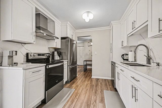 2057 Lancaster Circle 102D, Naperville, IL 60565