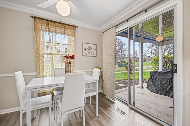 2057 Lancaster Circle 102D, Naperville, IL 60565